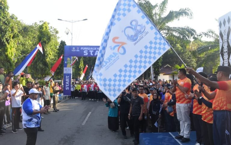 Ribuan Warga Padati Alun-Alun, Meriahkan Fun Walk HUT APKASI ke-26 dan Hari Jadi Deli Serdang