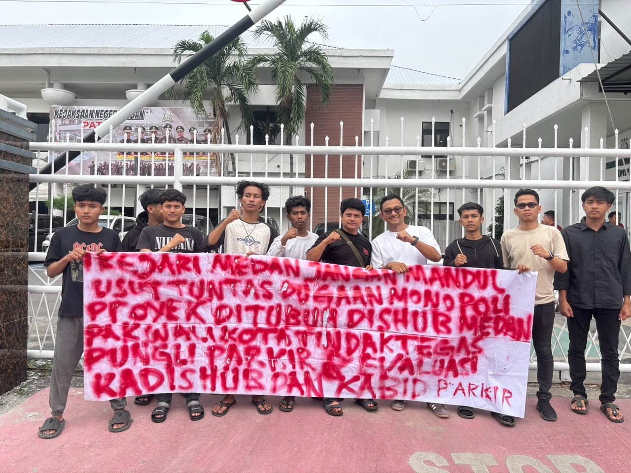 Tuding Kejari Medan 'Mandul', Massa HIPMA-SU Desak Pengusutan Dugaan Skandal LPJU dan Kebocoran Parkir Dishub